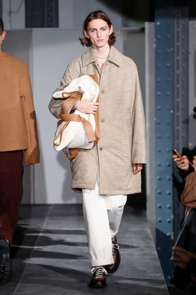 Look 11